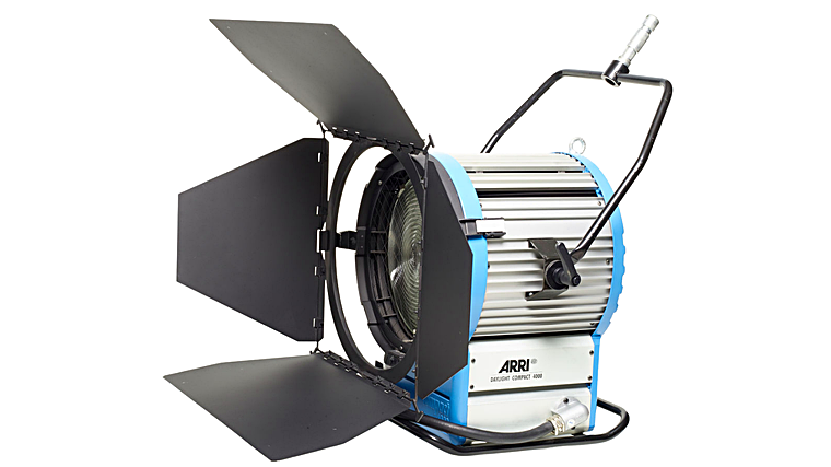 ARRI Daylight compact 4000 · Alquiler de equipos audiovisuales en Bogotá, Colombia · Arttv Studios ARRI Daylight compact 4000 · Alquiler de equipos audiovisuales en Bogotá, Colombia · Arttv Studios