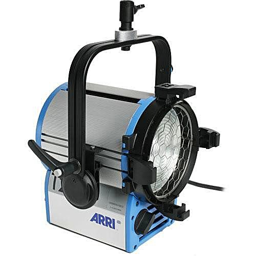 Arri Sun 2.5/4kw HMI Par con lentillas · Alquiler de equipos audiovisuales en Bogotá, Colombia · Arttv Studios Arri Sun 2.5/4kw HMI Par con lentillas · Alquiler de equipos audiovisuales en Bogotá, Colombia · Arttv Studios